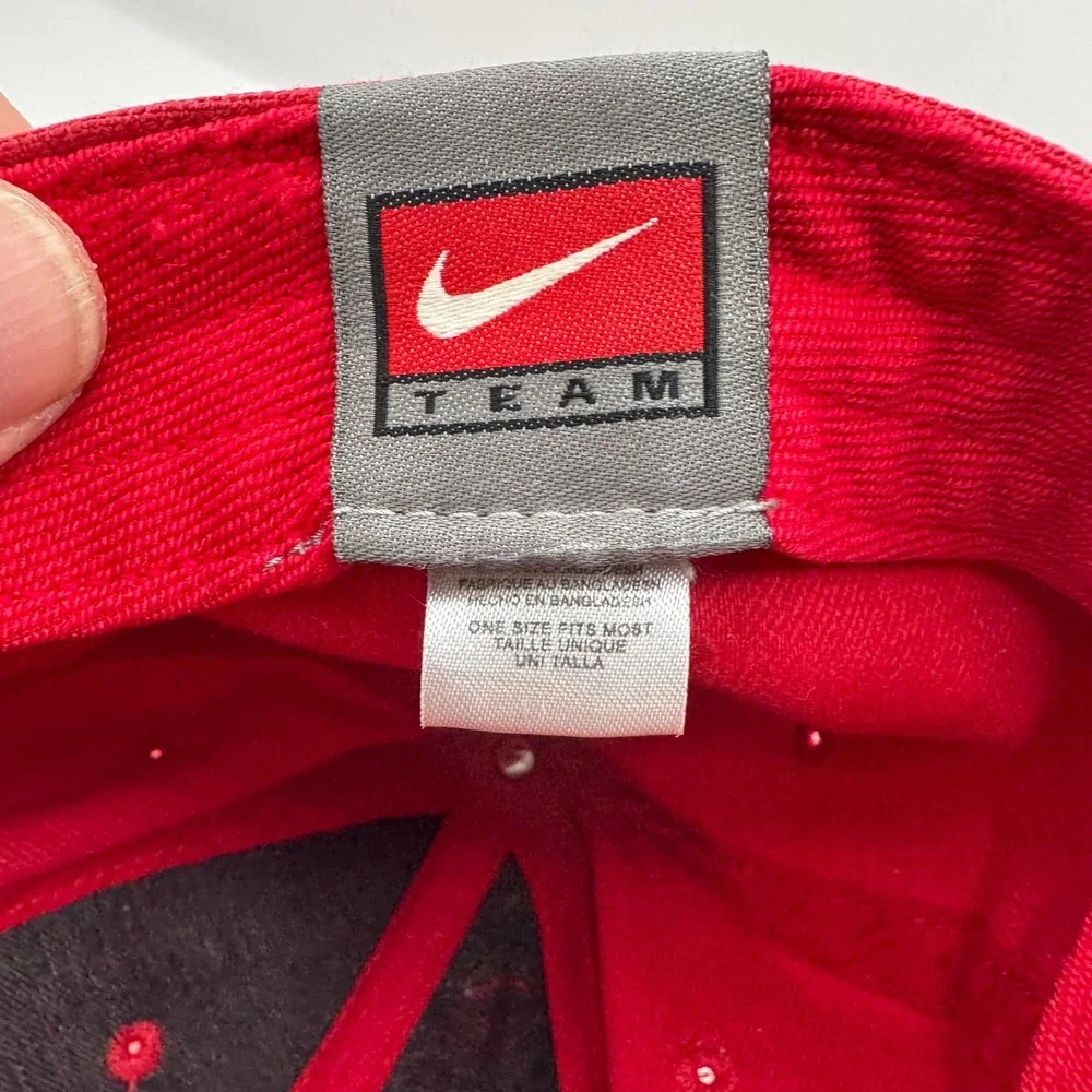 Nike Team Georgia Bulldogs Hat Unisex OSFM Red Excellent Embroidered Logo Cap